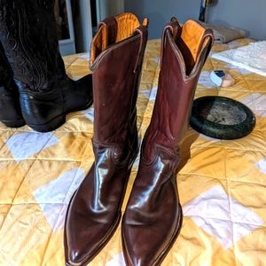 Burgundy Women's dark brown boots 8.5(men's size)